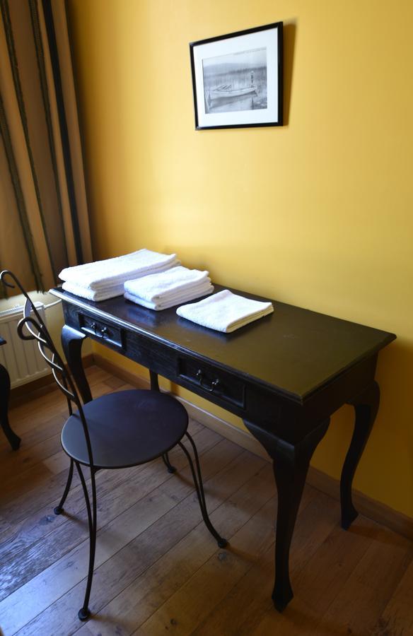 Les Lodges Du Lac Saint-Alban-de-Montbel Habitación foto