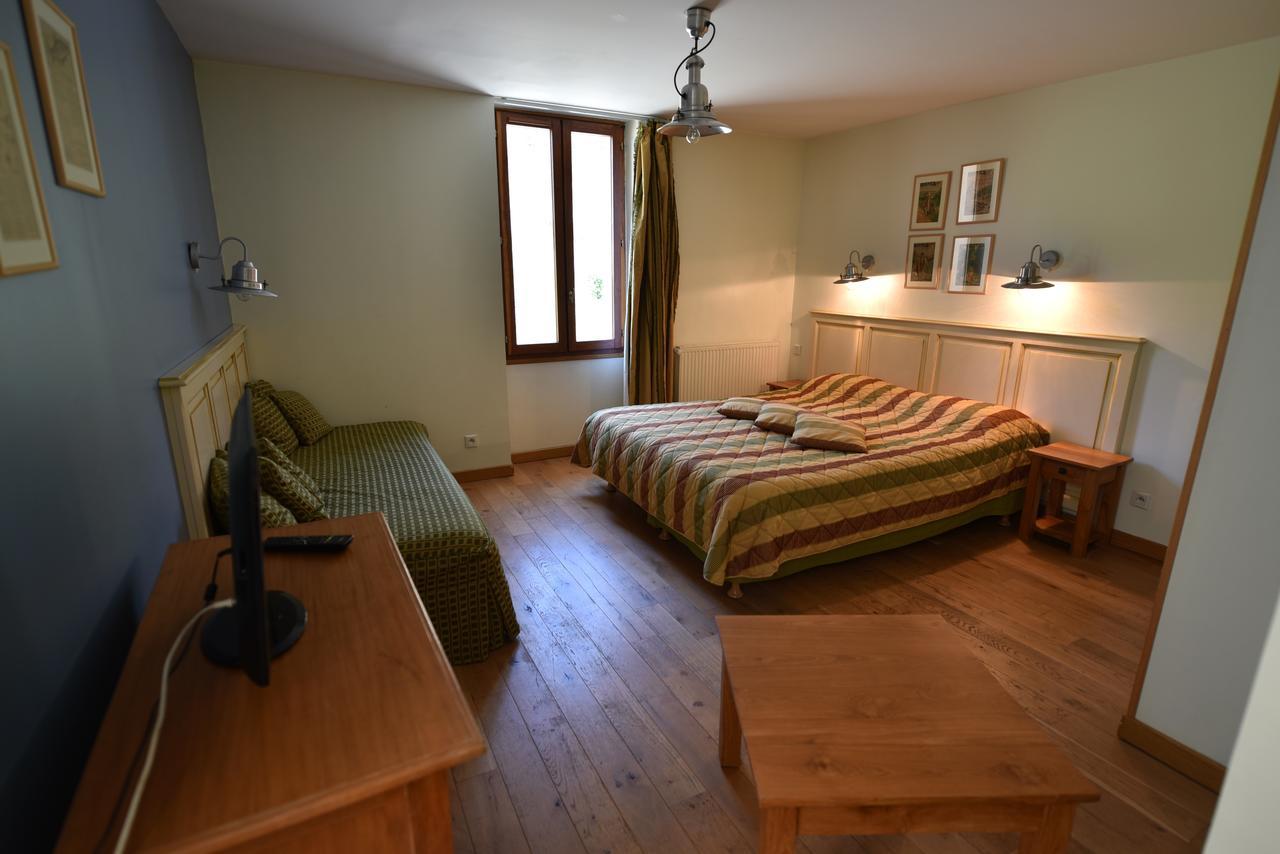 Les Lodges Du Lac Saint-Alban-de-Montbel Habitación foto