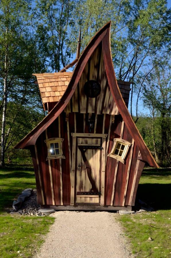 Les Lodges Du Lac Saint-Alban-de-Montbel Exterior foto